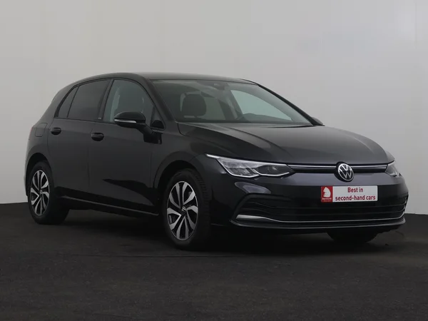 VOLKSWAGEN Golf (2022) — foto 23 van 28
