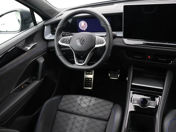 VOLKSWAGEN Tayron (2025) — foto 2 van 28