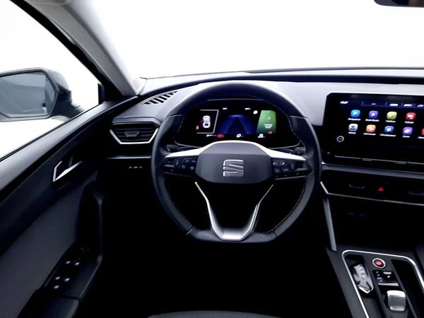 Seat Leon ST (2022) — foto 2 van 25