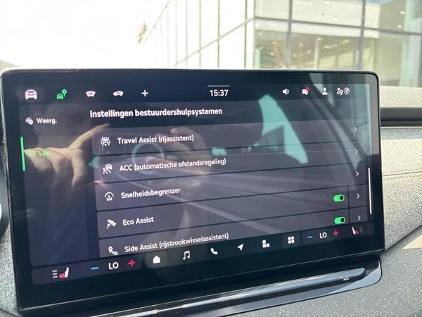 SKODA Octavia Combi (2025) — foto 15 van 24