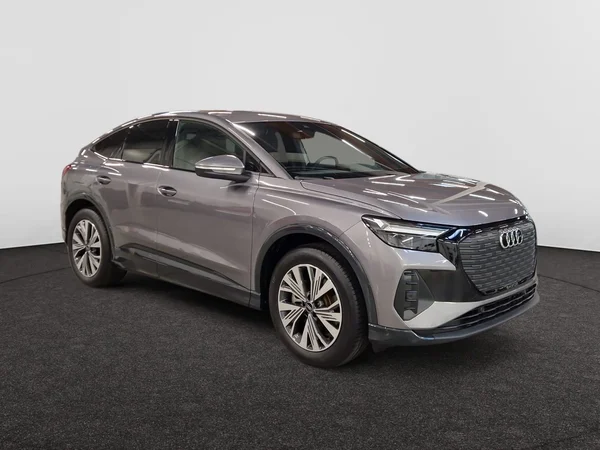 AUDI Q4 Sportback e-tron (2025) — foto 15 van 18