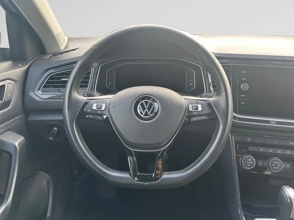 VOLKSWAGEN T-Roc (2021) — foto 4 van 24