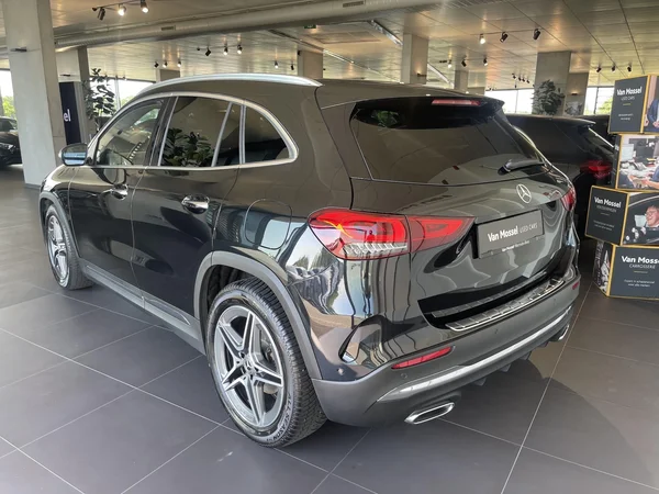 Mercedes-Benz GLA (2021) — foto 7 van 14