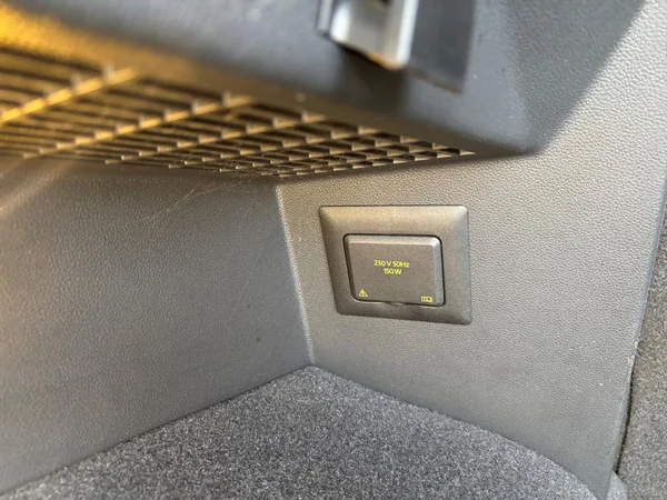 VOLKSWAGEN Tiguan (2021) — foto 13 van 24