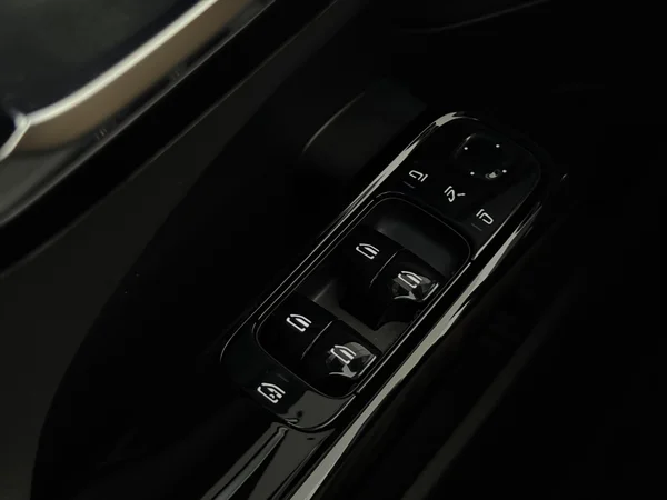 MERCEDES C 300 (2022) — foto 20 van 32