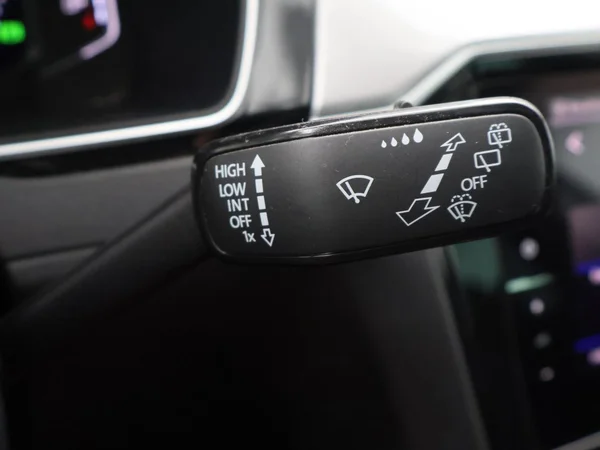 VOLKSWAGEN Passat Variant GTE (2022) — foto 6 van 30