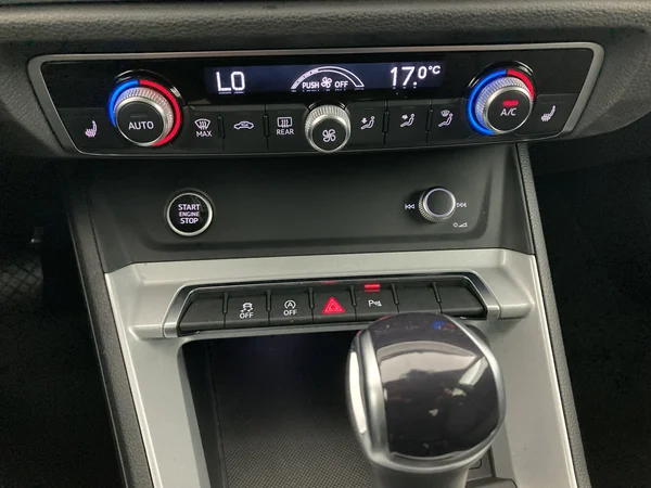AUDI Q3 (2022) — foto 15 van 36
