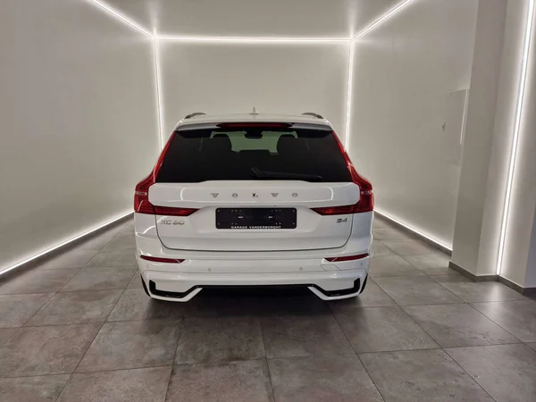 Volvo XC60 (2024) — foto 10 van 16