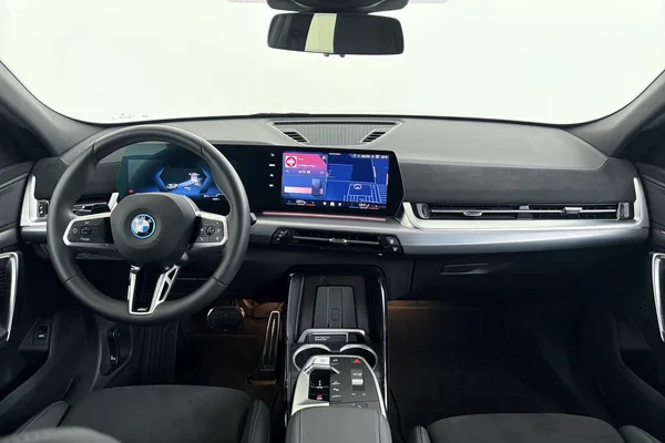 BMW IX2 (U10) (2026) — foto 2 van 28