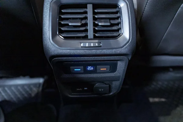 Volkswagen Tiguan (2020) — foto 26 van 43