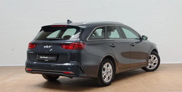 Kia cee'd (2024) — foto 24 van 27