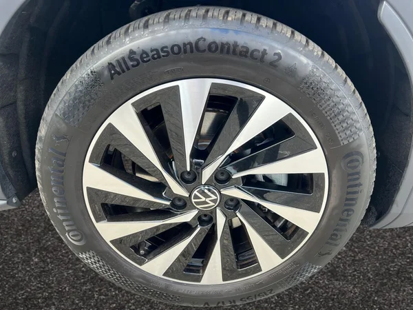 VOLKSWAGEN T-Roc (2025) — foto 14 van 24