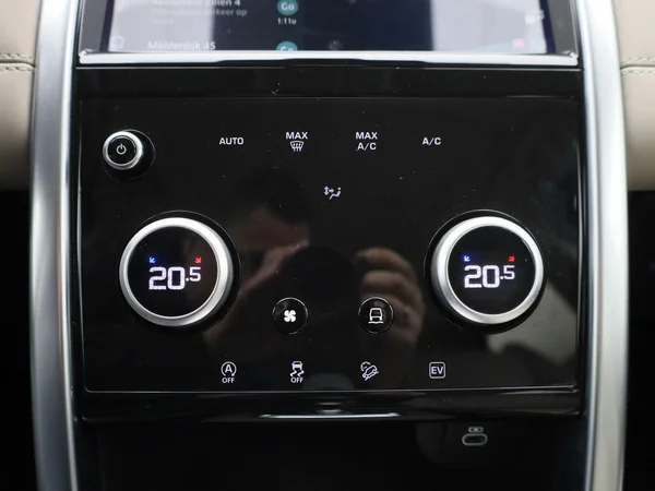 Land Rover Discovery Sport (2021) — foto 9 van 50