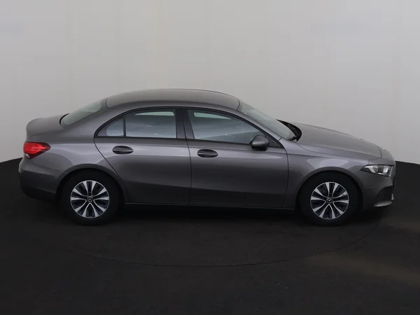 MERCEDES A 180 (2021) — foto 26 van 30