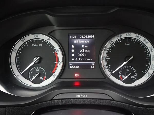 SKODA Karoq (2021) — foto 15 van 25