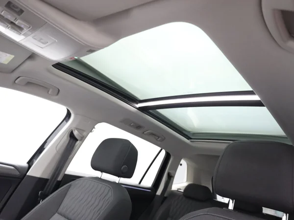 VOLKSWAGEN Tiguan Allspace (2022) — foto 8 van 21