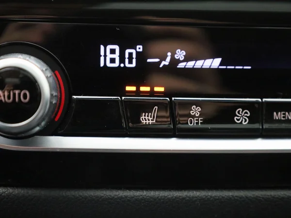 BMW 5 Reeks (2023) — foto 14 van 44