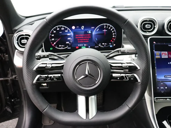 Mercedes-Benz C-Klasse (2025) — foto 9 van 28
