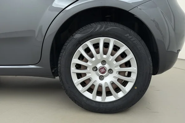 Fiat Punto (2017) — foto 36 van 39