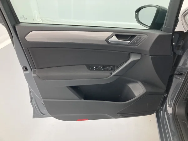 VOLKSWAGEN Touran (2020) — foto 13 van 36