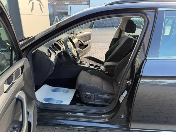 Volkswagen Passat (2019) — foto 21 van 23