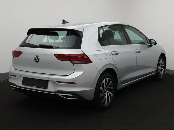 Volkswagen Golf (2022) — foto 12 van 24
