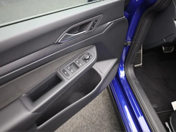 VOLKSWAGEN Golf VIII (2024) — foto 5 van 20