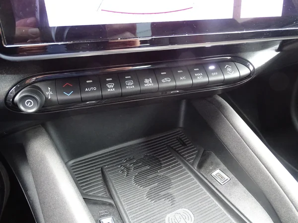 Alfa Romeo Junior (2026) — foto 22 van 31