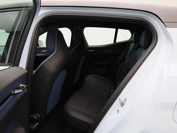 Volvo EX30 (2024) — foto 2 van 43