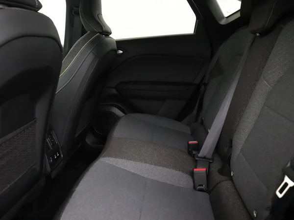 RENAULT Captur (2025) — foto 5 van 28