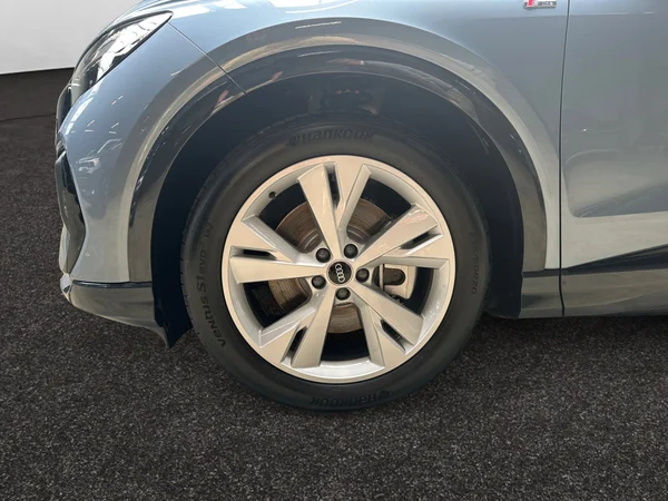 AUDI Q4 e-tron (2025) — foto 11 van 16