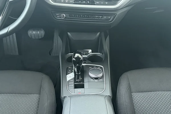 BMW 1 Hatch (F40) (2024) — foto 4 van 17