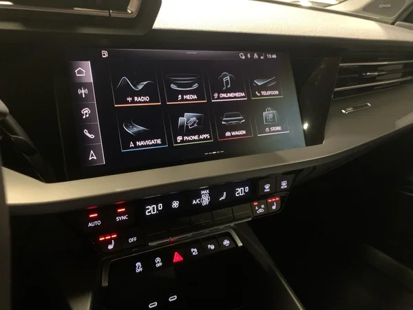 AUDI A3 Sedan (2025) — foto 2 van 18