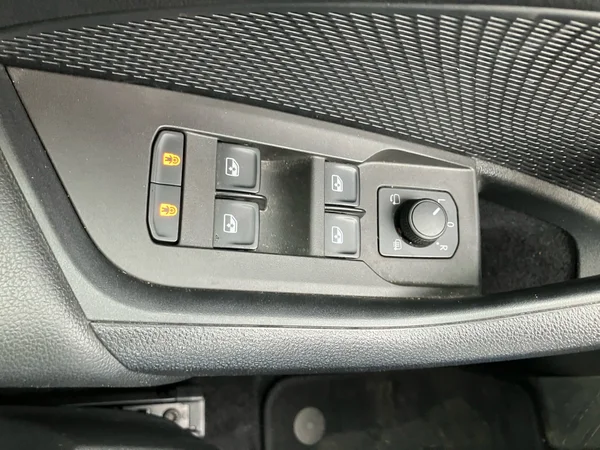 SKODA Octavia Combi PHEV (2021) — foto 13 van 26