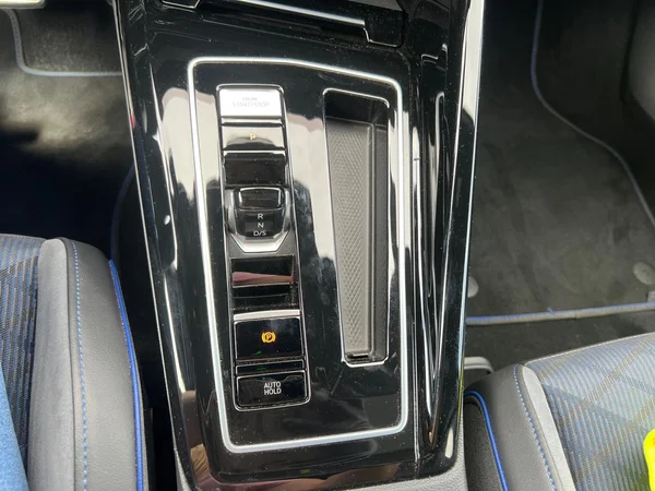 VOLKSWAGEN Golf VIII R (2025) — foto 3 van 24