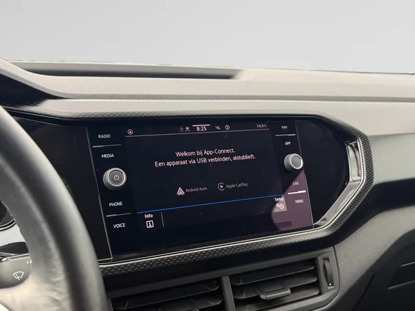 VOLKSWAGEN T-Cross (2023) — foto 9 van 21