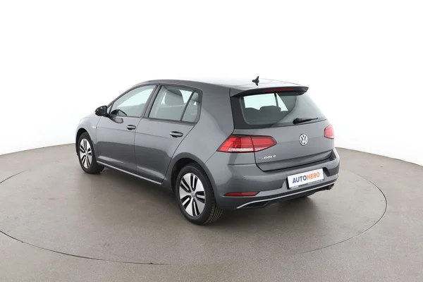 Volkswagen e-Golf (2020) — foto 10 van 16