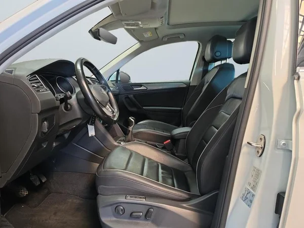 VOLKSWAGEN Tiguan Dsl (2021) — foto 4 van 36