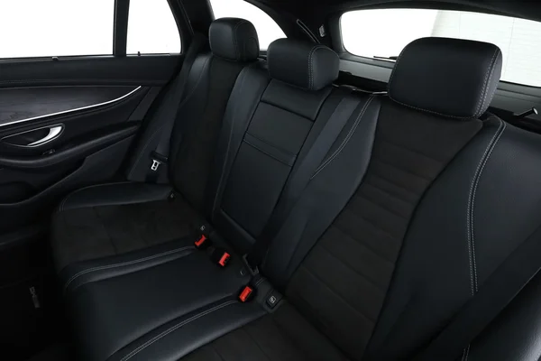 Mercedes-Benz E-Klasse (2021) — foto 5 van 16