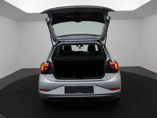 Volkswagen Polo (2023) — foto 19 van 28