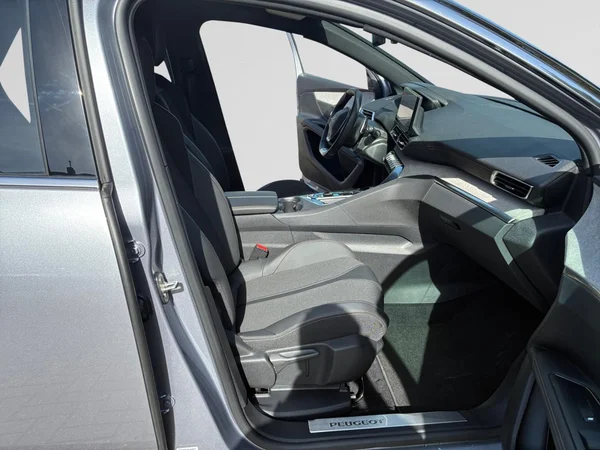 PEUGEOT 3008 (2023) — foto 8 van 24