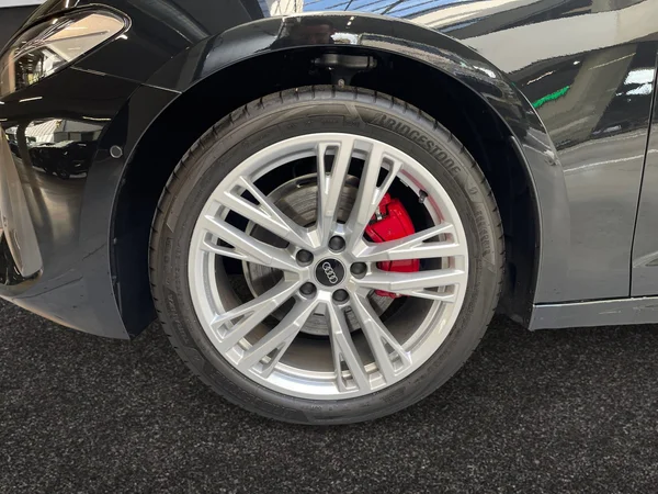 AUDI A5 (2025) — foto 2 van 13