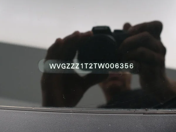 VOLKSWAGEN Touran (2025) — foto 18 van 31