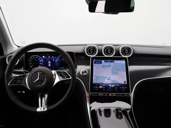 Mercedes-Benz GLC (2025) — foto 14 van 30