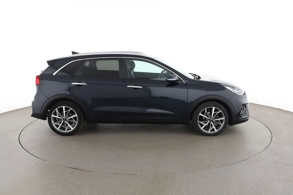 Kia Niro (2021) — foto 13 van 16