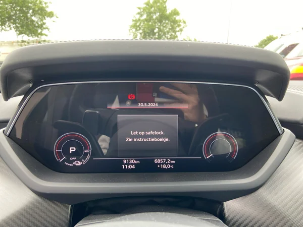 AUDI E-tron GT (2023) — foto 24 van 37