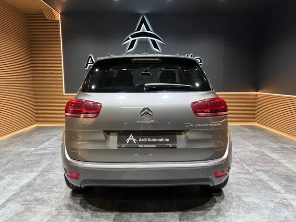 Citroen C4 (2019) — foto 23 van 27