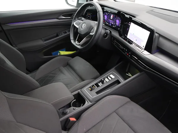 VOLKSWAGEN Golf VIII eHybrid (PHEV) (2022) — foto 18 van 24