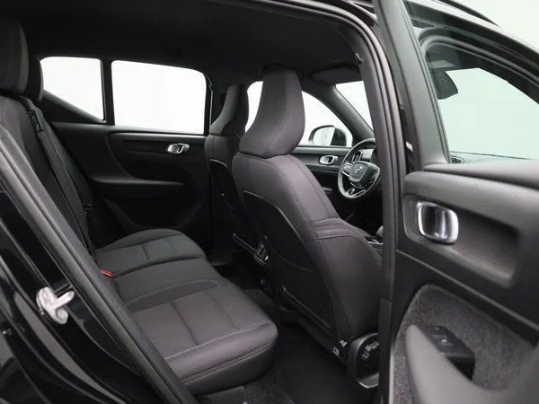 Volvo XC40 (2023) — foto 27 van 40
