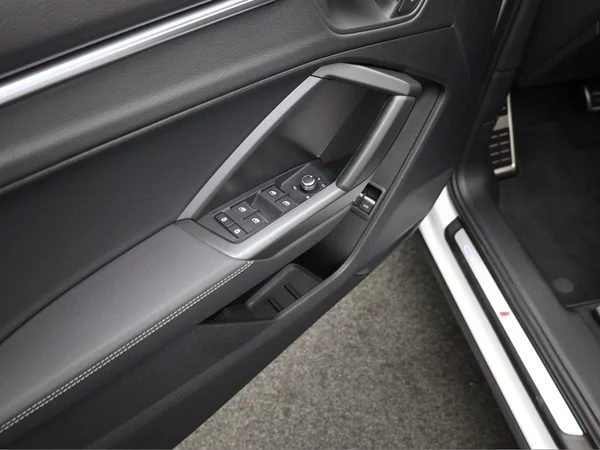 AUDI Q3 PHEV (2024) — foto 6 van 23
